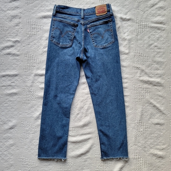 Levi's High-Waisted Distress Straight Leg Denim Casual Vintage Style Jean - Picture 4 of 9